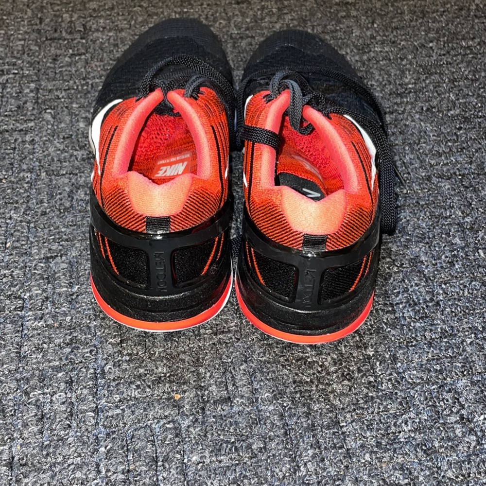 Nike DSX Flyknit Metcon 9.5 - Picture 3 of 5